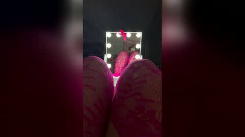 cutebananas online show from 1, 6, 2026