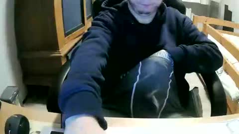 Cuteboy090 online show from 26, 11, 2025