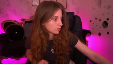 Snapshot of cuteefoxy chatting on 12, 6, 2026 Foxy online show from 12, 6, 2026