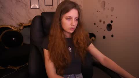 Snapshot of cuteefoxy chatting on 15, 6, 2026 Foxy online show from 15, 6, 2026