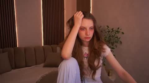 Snapshot of cuteefoxy chatting on 4, 7, 2026 Foxy online show from 4, 7, 2026