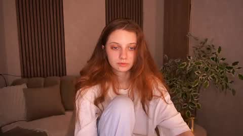Snapshot of cuteefoxy chatting on 25, 7, 2026 Foxy online show from 25, 7, 2026