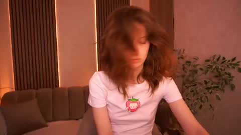 Snapshot of cuteefoxy chatting on 31, 7, 2026 Foxy online show from 31, 7, 2026