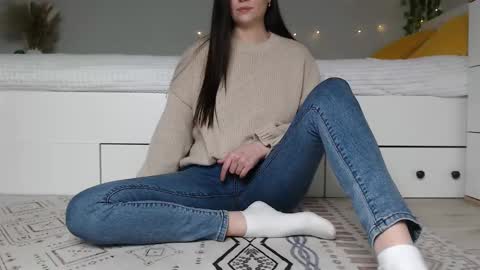 Snapshot of cuteemouse chatting on 16, 11, 2025 Anna online show from 16, 11, 2025