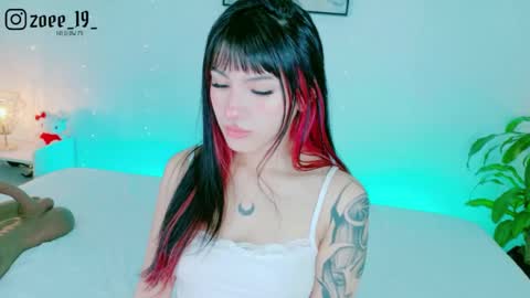 Zoe  online show from 15, 4, 2026