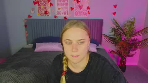 Snapshot of cutefever chatting on 4, 7, 2026 Amyy online show from 4, 7, 2026