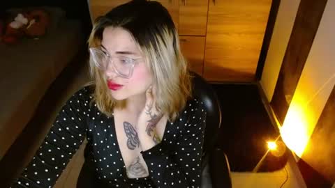 Snapshot of cuteisabella_a chatting on 16, 7, 2026 isabella online show from 16, 7, 2026