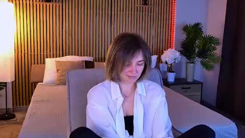 Snapshot of cutemirage chatting on 2, 5, 2026 cutemirage online show from 2, 5, 2026