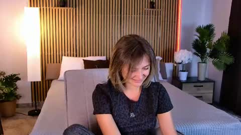 Snapshot of cutemirage chatting on 23, 5, 2026 cutemirage online show from 23, 5, 2026