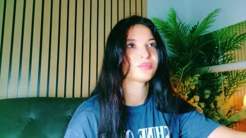 cuteness__girl online show from 16, 9, 2025