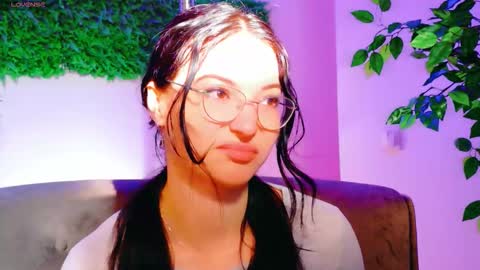 cuteness__girl online show from 22, 11, 2025