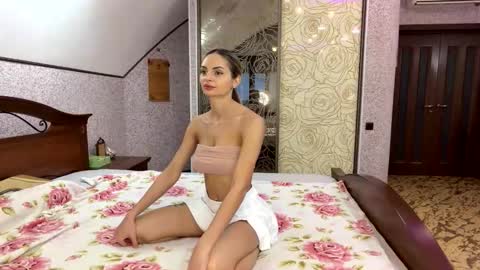 Snapshot of cutetella chatting on 19, 12, 2025 Alina online show from 19, 12, 2025