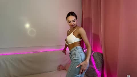 Snapshot of cutetella chatting on 1, 3, 2026 Alina online show from 1, 3, 2026