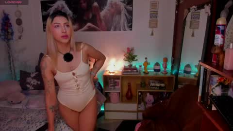 Snapshot of cuteweed420 chatting on 17, 4, 2026 cuteweed420 online show from 17, 4, 2026