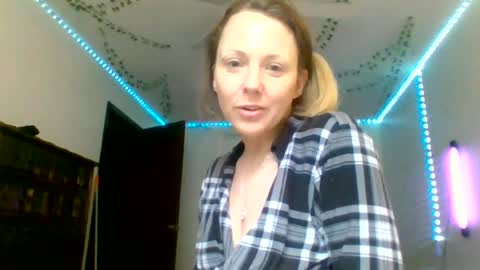cuteycourtney2224 online show from 18, 6, 2026