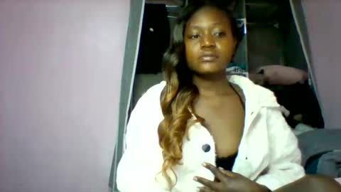 Snapshot of cutezola chatting on 20, 10, 2025 cutezola online show from 20, 10, 2025