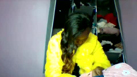 Snapshot of cutezola chatting on 22, 10, 2025 cutezola online show from 22, 10, 2025