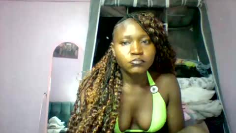 Snapshot of cutezola chatting on 5, 11, 2025 cutezola online show from 5, 11, 2025