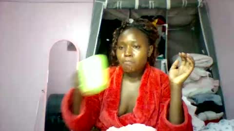 Snapshot of cutezola chatting on 14, 11, 2025 cutezola online show from 14, 11, 2025