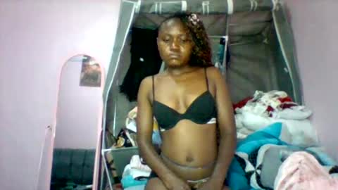 Snapshot of cutezola chatting on 24, 11, 2025 cutezola online show from 24, 11, 2025