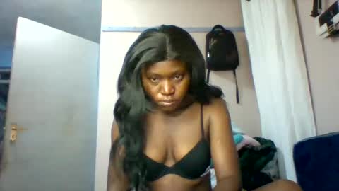 Snapshot of cutezola chatting on 3, 12, 2025 cutezola online show from 3, 12, 2025