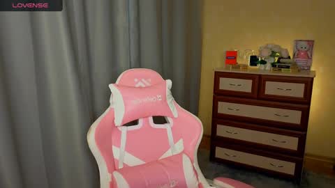 Snapshot of cutie_mili chatting on 24, 4, 2026 mili online show from 24, 4, 2026
