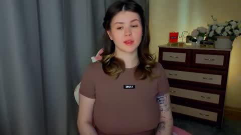 Snapshot of cutie_mili chatting on 18, 6, 2026 mili online show from 18, 6, 2026