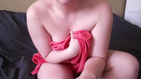 Snapshot of cutie_peach chatting on 4, 6, 2026 cutie_peach online show from 4, 6, 2026