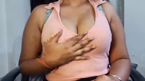 Snapshot of cutie_ruhi chatting on 24, 4, 2026 Ruhii online show from 24, 4, 2026