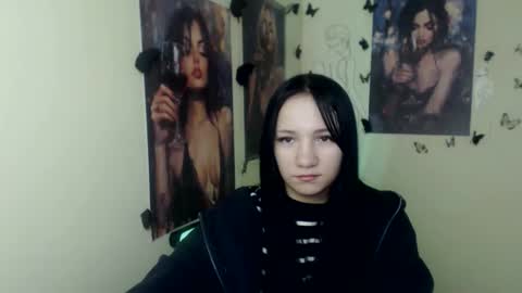 Snapshot of cutielady_ chatting on 3, 2, 2026 Emma online show from 3, 2, 2026