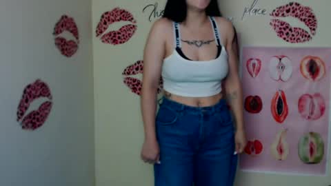 Snapshot of cutielady_ chatting on 15, 7, 2026 Emma online show from 15, 7, 2026
