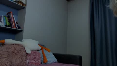 Snapshot of cuttiebunny chatting on 5, 1, 2025 cuttiebunny online show from 5, 1, 2025