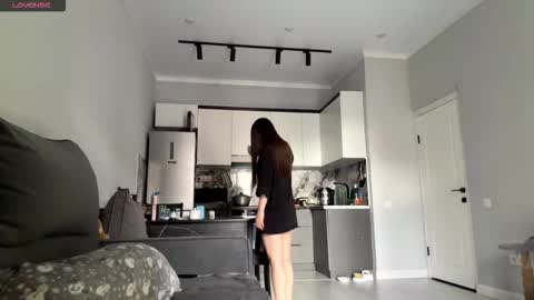 Snapshot of cwenecollins chatting on 11, 9, 2025 Akemi online show from 11, 9, 2025