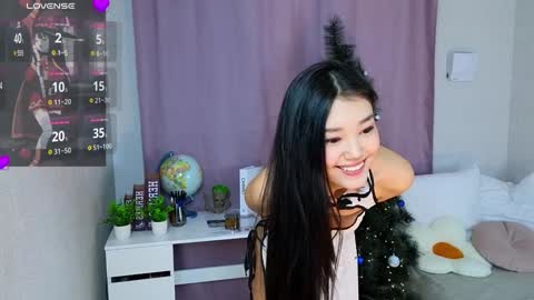 Snapshot of cweneharwick chatting on 27, 12, 2024 Welcome in my room My name is Mila did you miss me lets play - check menu to have fun online show from 27, 12, 2024