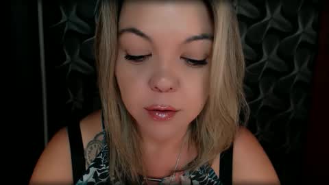 Snapshot of cyberdomme chatting on 21, 9, 2025 Full time mean bitch. online show from 21, 9, 2025