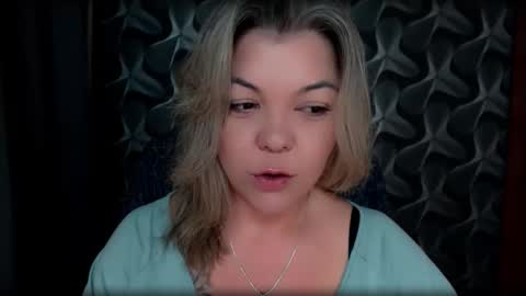 Snapshot of cyberdomme chatting on 26, 11, 2025 Full time mean bitch. online show from 26, 11, 2025
