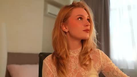 EMILY online show from 28, 9, 2025