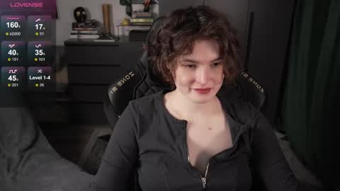 Snapshot of cybersamuraii chatting on 28, 5, 2026 Helen Blossom online show from 28, 5, 2026