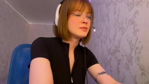 Snapshot of cyndidonnelly chatting on 15, 4, 2026 Sidny online show from 15, 4, 2026