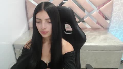 CINTIA ARAUJO online show from 17, 9, 2025