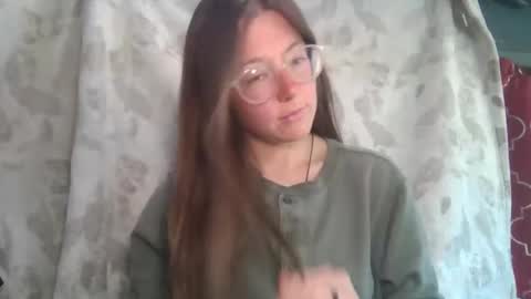 Snapshot of d3sert_moon chatting on 18, 5, 2026 d3sert_moon online show from 18, 5, 2026