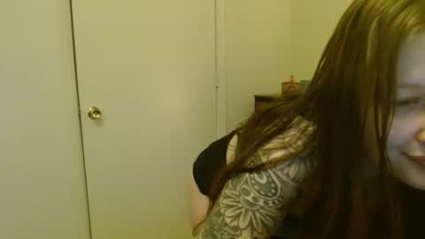 Snapshot of d_a_i_s_y chatting on 27, 1, 2025 Daisy online show from 27, 1, 2025