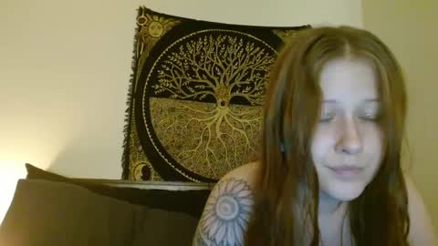 Snapshot of d_a_i_s_y chatting on 5, 3, 2025 Daisy online show from 5, 3, 2025