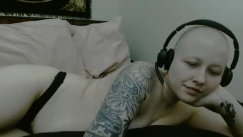 Snapshot of d_a_i_s_y chatting on 23, 9, 2025 Daisy online show from 23, 9, 2025