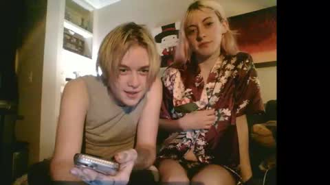 Snapshot of d_and_dean chatting on 16, 12, 2025 d_and_dean online show from 16, 12, 2025