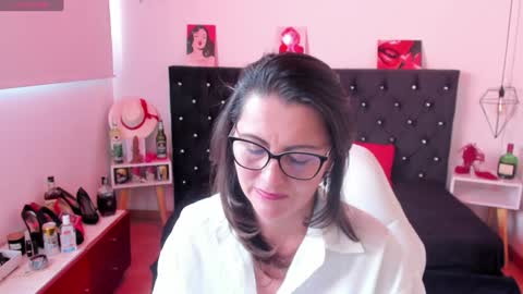 Mia  online show from 16, 1, 2025