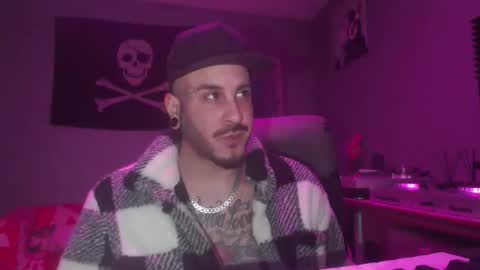 Snapshot of dabirdfree chatting on 23, 12, 2025 Destroyer online show from 23, 12, 2025