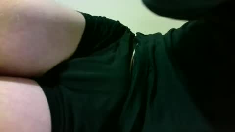 Snapshot of daboy_t chatting on 8, 5, 2026 Daboy-t online show from 8, 5, 2026