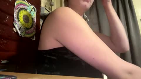 Snapshot of dabqueen_1994 chatting on 17, 2, 2026 dabqueen_1994 online show from 17, 2, 2026