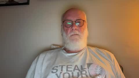 Snapshot of daddy341177 chatting on 24, 9, 2025 daddy341177 online show from 24, 9, 2025